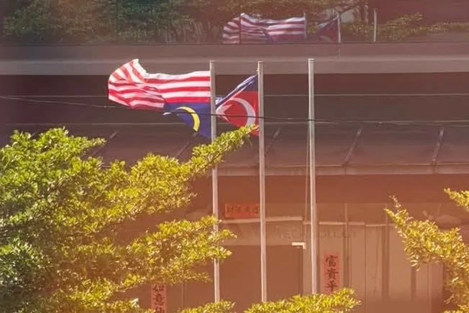 bendera terbalik, Majlis Perbandaran Kulai, penutupan premis