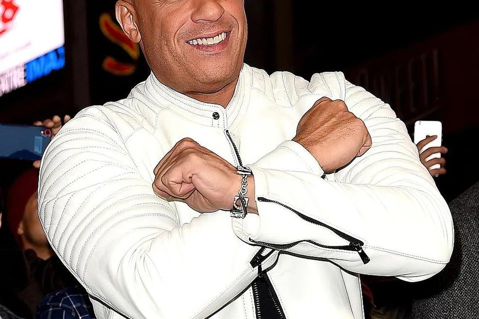 TIDAK PANDANG PADA BANGSA: Vin Diesel tidak melihat warga asal pelakon lain namun menganggap semua orang sama dan baginya inilah yang dinamakan keharmonian sejagat. - Foto AFP