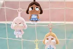 Kalung penghias beg denga anak patung ‘crybaby’ oleh Pop Mart antara aksesori fesyen yang popular pada 2024. 