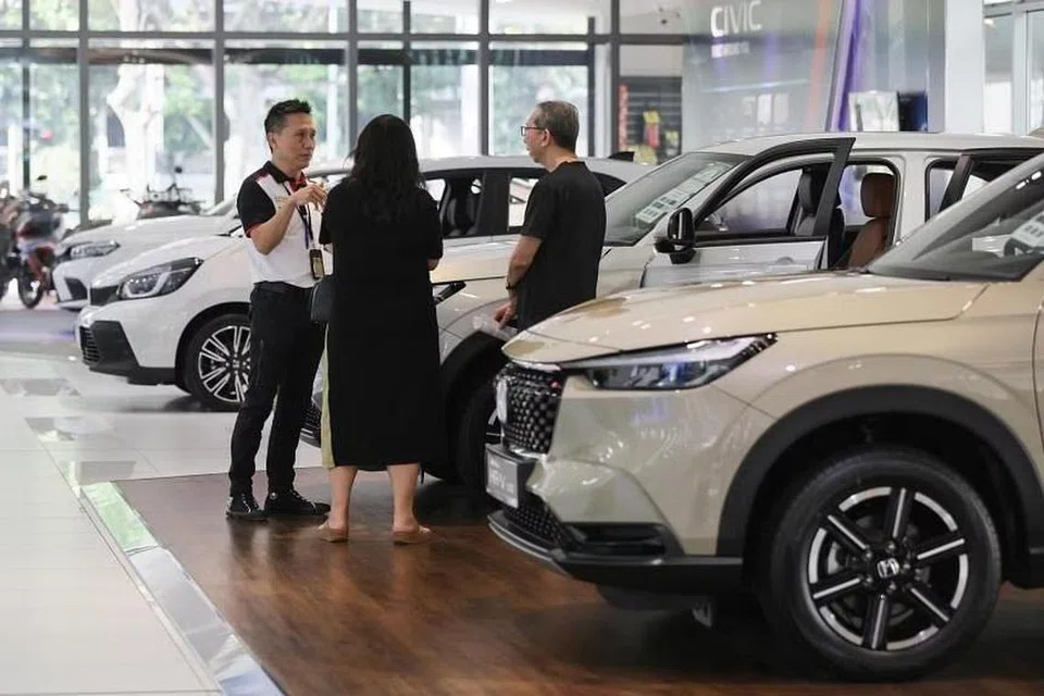 HARGA COE TURUN: Premium Sijil Hak Milik Kenderaan (COE) Kategori B ialah $85,010, sementara COE Kategori A ialah $65,010.