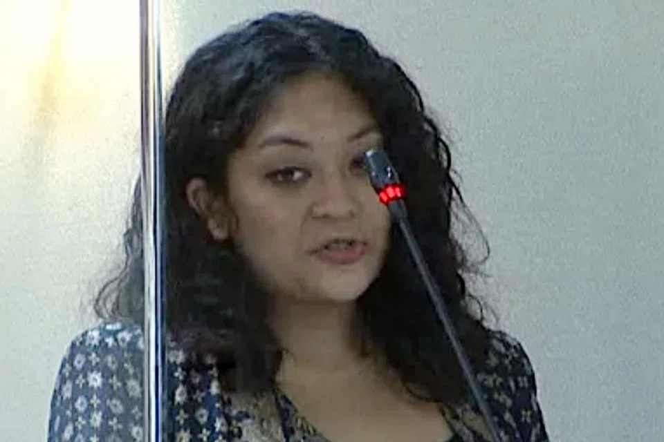 Cik Raeesah Khan.