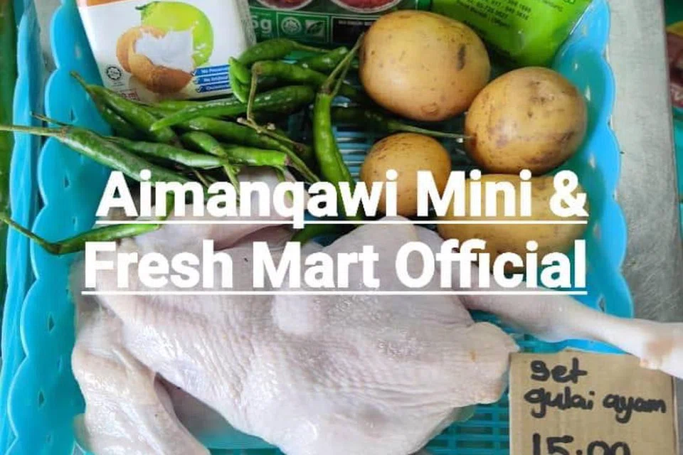 IDEA KREATIF: Set gulai ayam dijual serendah RM15 di pasar raya mini segar, Aimanqawi Mini & Freshmart di Sik, Kedah, tarik ramai pelanggan. 