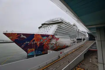 KES SUSPEK COVID-19: Kapal World Dream yang kembali lebih awal daripada yang dijadual akibat kes suspek Covid-19 di Pusat Pelayaran Marina Bay pada 14 Julai.