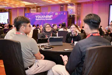 Dengan bimbingan dan tunjuk ajar yang diberikan semasa Sesi Rangkaian YOUth@M³, para belia ini mempelajari selok-belok sektor pertumbuhan serta peluang kerjaya yang sedia ada. 