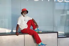 Arun Rosiah, seorang guru pendidikan jasmani, pernah jadi model pakaian ranggi untuk warga emas.