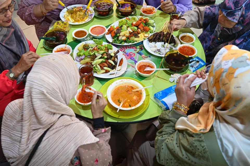 KANDUNGAN GARAM BERLEBIHAN: Menurut HPB, kandungan garam dalam makanan yang disediakan di luar kini lebih tinggi berbanding sekitar sedekad lalu. 