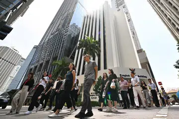 JUALAN SUSUT SEDIKIT: Jualan runcit Singapura merosot 0.1 peratus pada Oktober. 