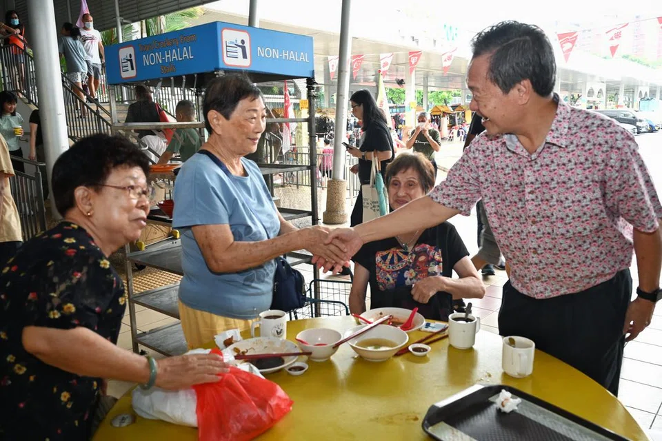SERANGAN DALAM TALIAN: Mantan ketua pegawai eksekutif NTUC Income, Encik Tan Kin Lian, 75 tahun, berkata beliau bimbang kempennya menjadi mangsa serangan berniat jahat, yang telah menjejas beliau serta keluarga dan rakan-rakannya.