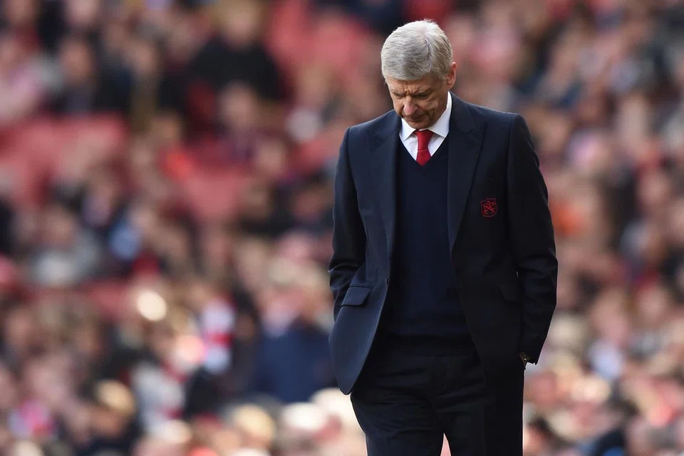 APA LAGI ALASAN: Pengurus Arsenal, Arsene Wenger, begitu kecewa selepas melihat pasukannya tercicir mata lagi semasa pertemuan dengan Crystal Palace pada hujung minggu lalu. - Foto REUTERS