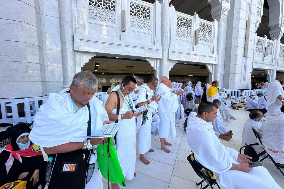 Jemaah haji Singapura di Makkah berada dalam keadaan sihat meski cuaca panas terik, menurut Majlis Ugama Islam Singapura (Muis), yang turut menasihatkan agar jemaah meminum air secukupnya dan mengelakkan kegiatan luar semasa suhu tinggi.