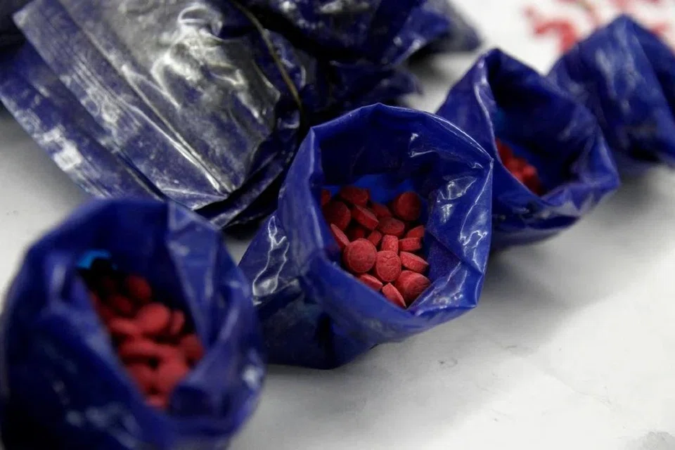 Seorang budak lelaki berdepan tuduhan memiliki dadah berupa 80 pil ‘methamphetamine’ di Kampung Gual Pasong Hantu, Rantau Panjang, Kelantan, pada 2023. 