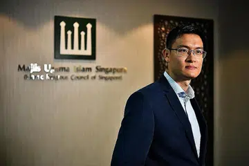 PERLU PEMIMPIN AGAMA YANG PEKA: Menurut Encik Esa bagi memastikan perpaduan sosial masyarakat Islam setempat memerlukan pemimpin agama setempat yang peka dan memahami keperluan mereka hidup dalam masyarakat berbilang budaya. - Foto fail