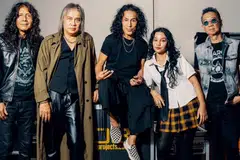 ANGGOTA MUDA REMAJA: Band legenda Search mengambil keputusan menyerapkan pemain dram muda, Naimi Daimi (dua dari kanan), sebagai anggota tetap kumpulan ini kerana kagum dengan bakat semula jadinya.
