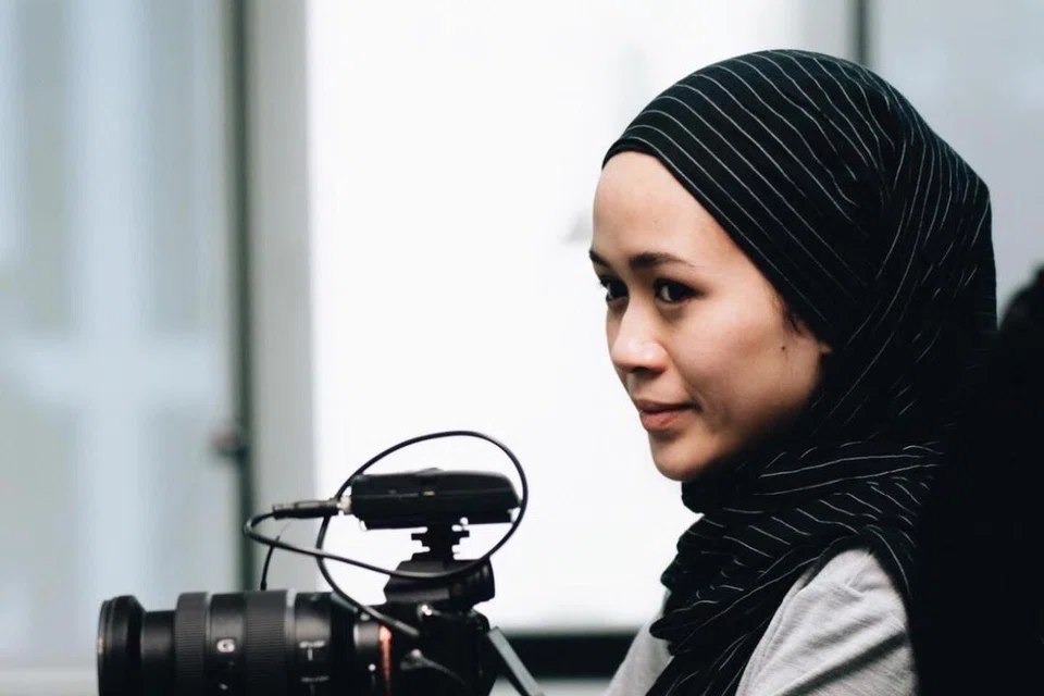 Selesa di belakang tabir, Fizah Nizam pernah menggalas tugas sebagai penolong pengarah dan kini memikul amanah besar selaku penerbit syarikatnya dan suami, By Apparatus.