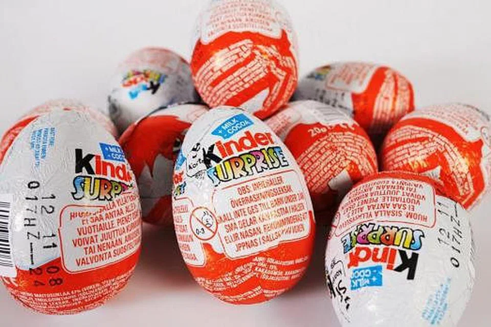 Coklat telur Kinder Surprise