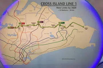 LALUAN RENTAS PULAU: Fasa pertama CRL adalah sepanjang 29 kilometer, dengan 12 stesen yang melalui kawasan Changi, Loyang, Pasir Ris, Hougang dan Ang Mo Kio.