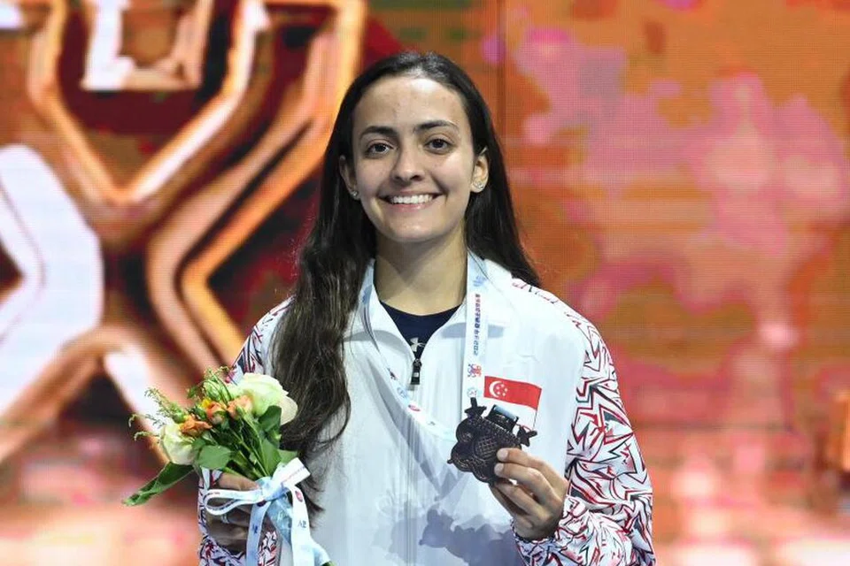 PENCAPAIAN BAIK: Atlet lawan pedang nasional, Amita Berthier, merupakan warga Singapura pertama yang mara ke peringkat separuh akhir Kejohanan Lawan Pedang Asia di mana beliau berjaya merangkul pingat gangsa di acara foil wanita.