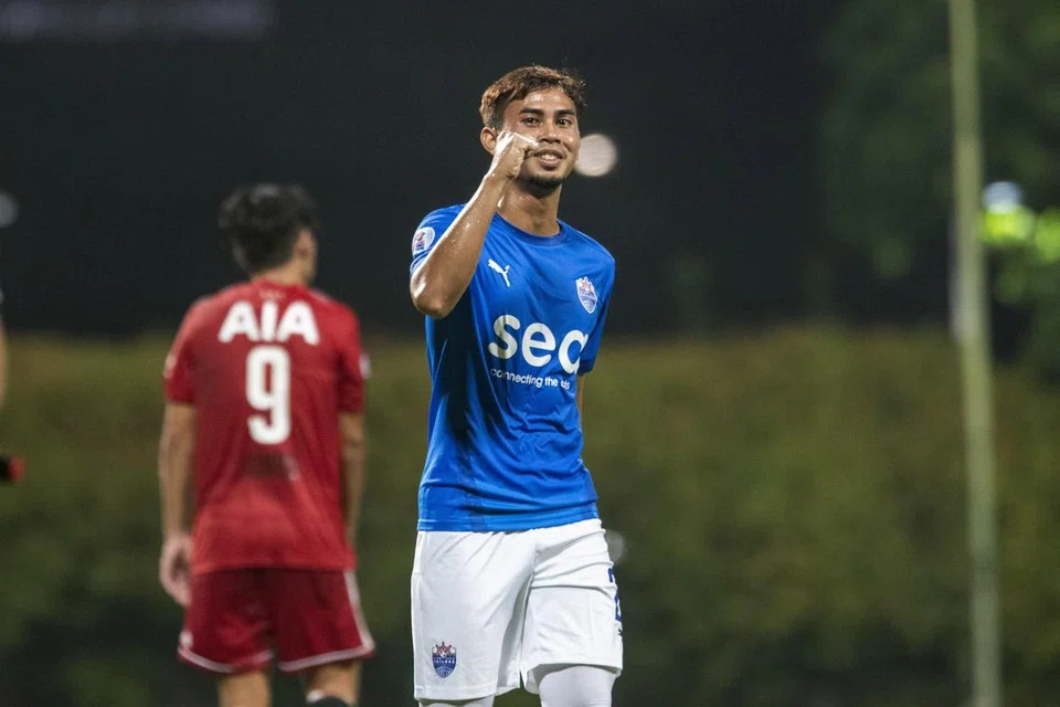 Adam Swandi tidak kesal walaupun terpaksa bersara awal kerana telah mencapai apa yang beliau inginkan. 