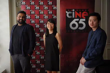 PAPAR KISAH MENYAYAT HATI: (Dari kiri) Filem pendek yang dihasilkan Encik Yahssir M., Cik Lan Yu dan Encik Edward Khoo adalah tiga filem pendek yang disokong ciNE65 2021. Filem mereka ditayangkan di Wisma Teroka Singapura sempena pelancaran ciNE65 2021 semalam. - Foto BH oleh MARK CHEONG