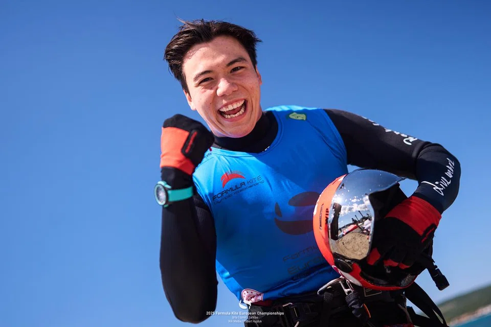 Atlet luncur lelayang Singapura, Maximilian Maeder, berkata kemenangannya ke atas atlet Italy, Riccardo Pianosi, di Kejohanan Formula Lelayang Eropah bukan berdasarkan dendam. 