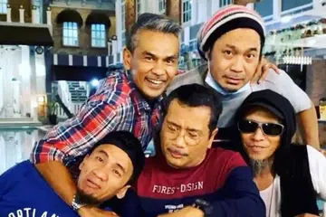Anggota kumpulan Senario (dari kiri), Yassin Yahya, Lan Pet Pet, Ilya Buang, Abdul Wahid dan Saiful Apek.
