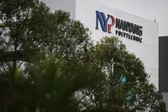 KEKAL RELEVAN: Dengan Pensijilan Tambahan yang Diiktiraf Industri, pelajar Teknologi Maklumat, Politeknik Nanyang (NYP) akan memperolehi kemahiran yang sesuai mengikut keperluan industri.