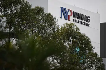KEKAL RELEVAN: Dengan Pensijilan Tambahan yang Diiktiraf Industri, pelajar Teknologi Maklumat, Politeknik Nanyang (NYP) akan memperolehi kemahiran yang sesuai mengikut keperluan industri.
