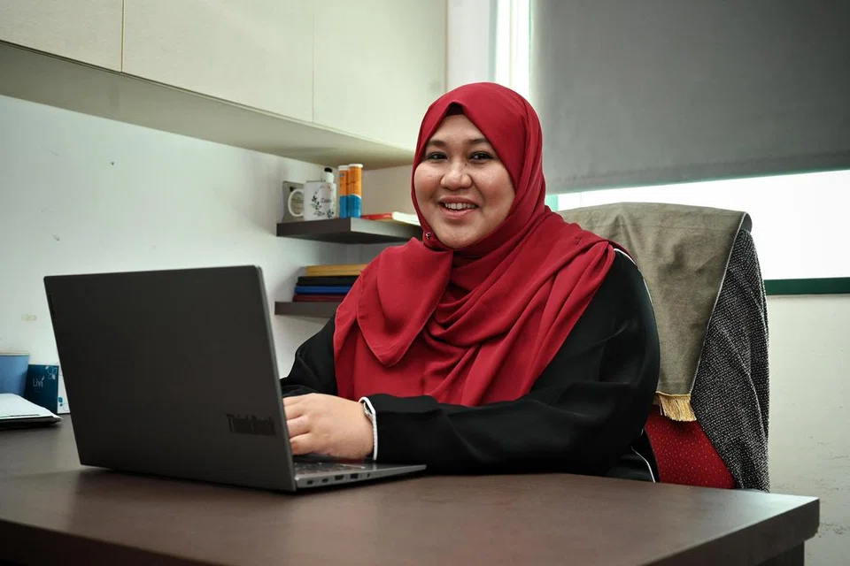 PASTIKAN TADBIR URUS BAIK: Memastikan tadbir urus yang baik dalam Pergas, yang berurusan dengan duit masyarakat, adalah keutamaan bukan sahaja bagi CEO Pergas, Ustazah Nurdiana Hanim Abdul Rahman, malah kakitangan lain yang terlibat.