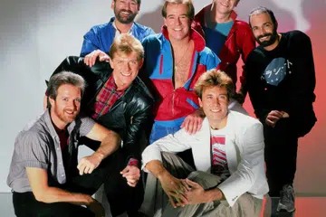 CHICAGO: Dikenali kerana bunyi hon yang ketara dalam lagu-lagunya. Lagu ‘You’re the Inspiration’ bagaimanapun mengabaikan bunyi hon dan ia membingitkan pemain hon kumpulan itu yang sudah terbiasa menjadi bintang.