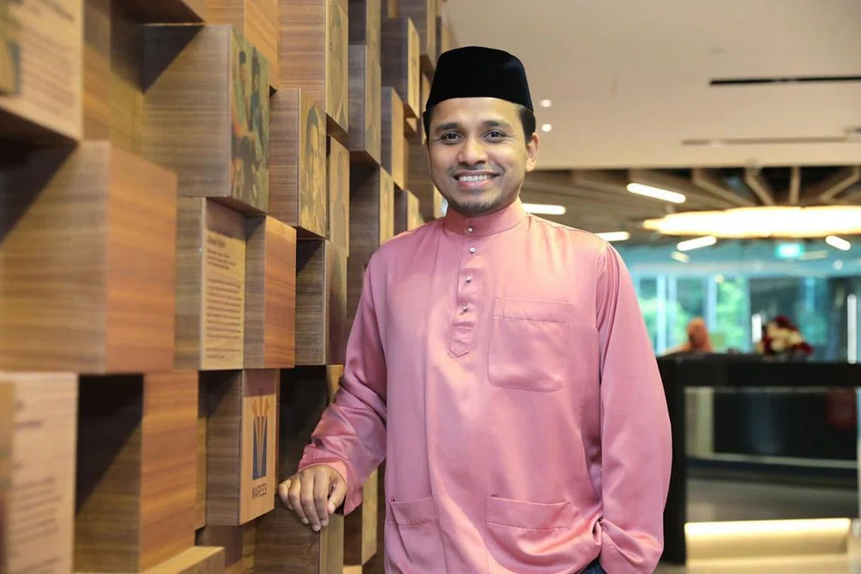 PERERAT SILATURRAHIM: Timbalan Mufti, Dr Nazirudin Mohd Nasir, menyatakan Islam memberi penekanan terhadap sikap berbuat baik kepada jiran selain mengukuh hubungan persaudaraan dengan ahli keluarga, ibu bapa, pasangan suami atau isteri, mentua, anak-anak, saudara mara, dan handai taulan. - Foto fail