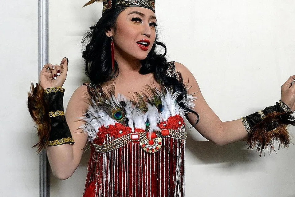 DEWI PERSIK: Jelaskan bahawa beliau jalani program kesuburan bukan bererti beliau mandul. - Foto fail