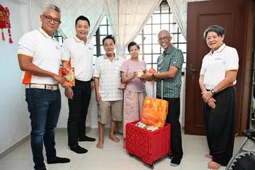 Habuan untuk warga emas menjelang perayaan CNY dan Aidilfitri. 