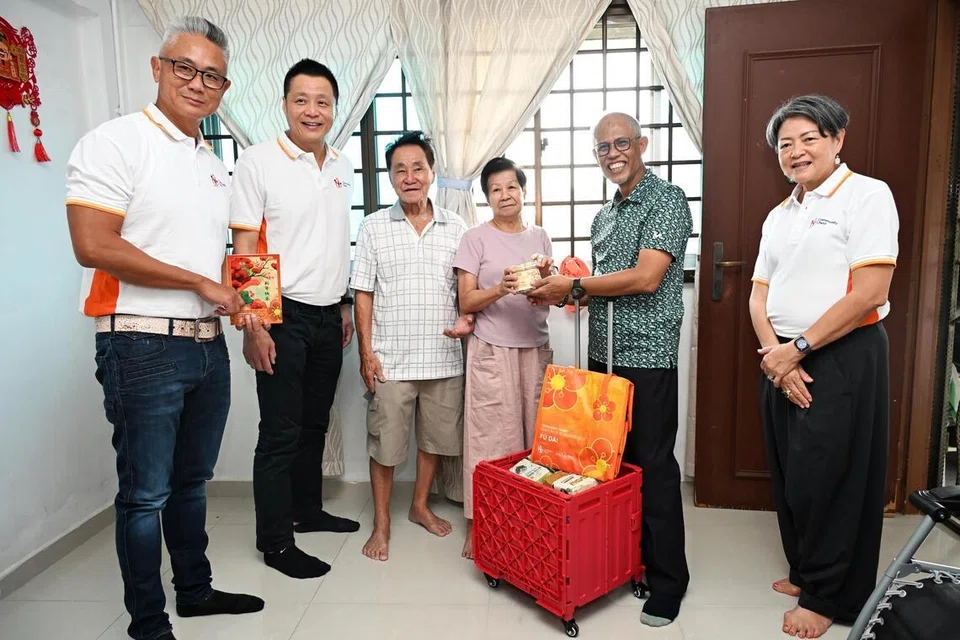 Habuan untuk warga emas menjelang perayaan CNY dan Aidilfitri. 