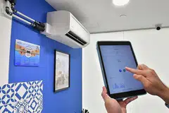 JIMAT TENAGA: Satu aplikasi mengawal suhu unit alat hawa dingin dipapar di MyTengah Experience Centre. - Foto BH oleh CHONG JUN LIANG