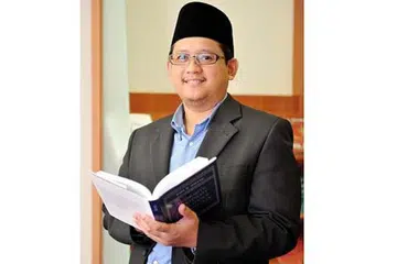 "Jangan bergaduh di antara kita. Memang ada pandangan yang berbeza di kalangan ulama, jadi terpulang... Kalau saya, jika ada orang bukan Islam yang beri salam dan saya kenal orangnya dan salamnya bukan mahu menghina saya sebagai orang Islam, saya akan jawab "waalaikumus salam"." - Mufti Dr Mohamed Fatris Bakaram