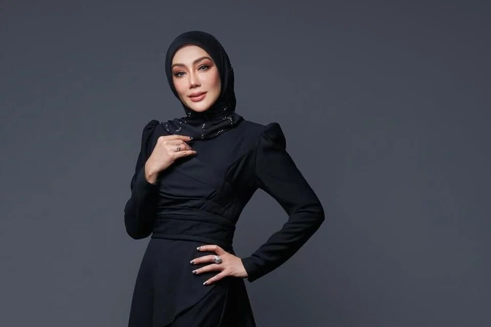 Erra Fazira, Mr E, Ezwan Zain, Kueh Cafe, naik pelamin, nikah