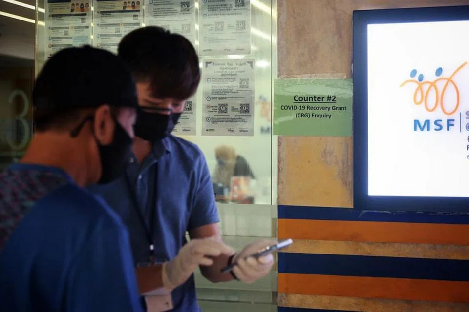 SOKONGAN TAMBAHAN BUAT YANG TERJEJAS: Mulai 19 April, pemohon Geran Pemulihan Covid-19 (CRG) boleh memohon bagi sokongan tambahan selama tiga bulan. - Foto BH oleh JASON QUAH 