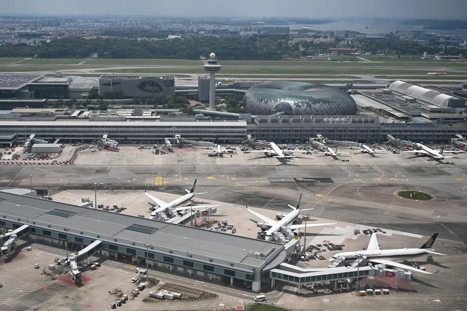 Hakim Choo Han Teck memutuskan bahawa aset lapangan terbang – dua landasan serta pelbagai laluan teksi dan apron di Terminal 1, 2, 3 dan 4 di Lapangan Terbang Changi – adalah struktur, dan bukan alat perdagangan.
