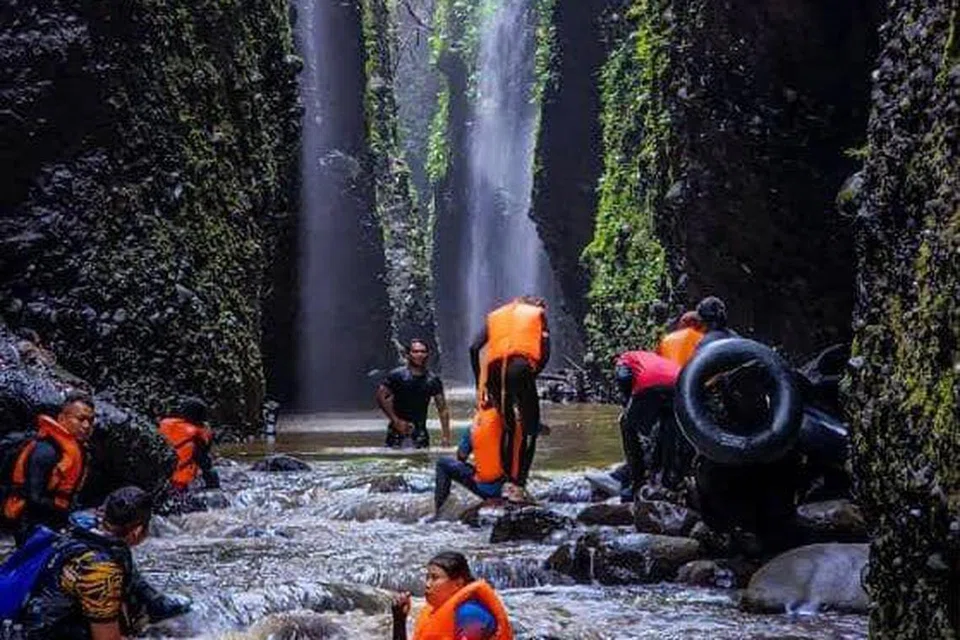 Keadaan Lembah Maksina, Makuau, Tungku, Lahad Datu, Sabah, yang menarik untuk dikunjungi, namun berisiko pada musim hujan.