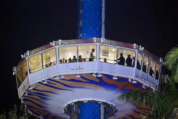 HENTI OPERASI: Pengarah urusan Sky Tower, Encik Alexander Melchers menjelaskan, Sky Tower akan dipindahkan dan dibina semula di negara lain. Menurut beliau, syarikat itu tidak mencapai persetujuan dengan pihak Perbadanan Pembangunan Sentosa untuk memperbaharui tempoh sewanya. - Foto ZAOBAO