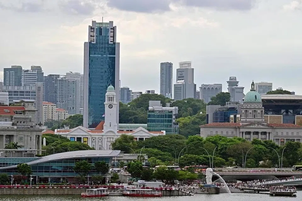 Kira-kira $416 juta telah dikembalikan kepada mangsa, manakala $1 bilion telah dirampas pemerintah.