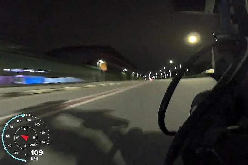 UBAH SUAI E-SKUTER: Video ini dimuat naik dengan kapsyen menyatakan e-skuter Dualtron Ultra ini mempunyai kelajuan sekitar 65kmh sebelum dilengkapi dengan motor Extreme III G4.