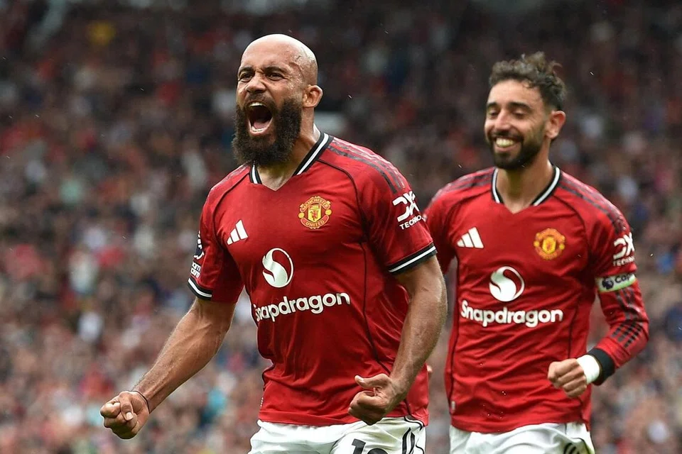 Pemain tengah Manchester United, Bryan Mbeumo (kiri), kini merupakan harapan penyokong United untuk menghasilkan detik kemenangan bagi pasukan mereka apabila berdepan dengan Manchester City.