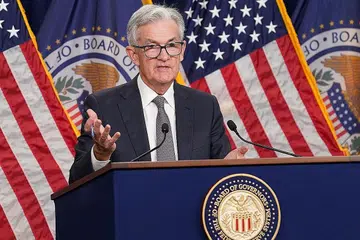 RAMALAN MEMBIMBANGKAN: Pengerusi Fed, Encik Jerome Powell, menyebutkan pengangguran yang meningkat dan pasaran perumahan sebagai berkemungkinan memerlukan "pembetulan". - Foto REUTERS
