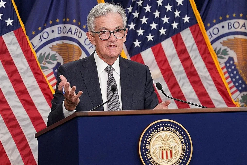 RAMALAN MEMBIMBANGKAN: Pengerusi Fed, Encik Jerome Powell, menyebutkan pengangguran yang meningkat dan pasaran perumahan sebagai berkemungkinan memerlukan "pembetulan". - Foto REUTERS