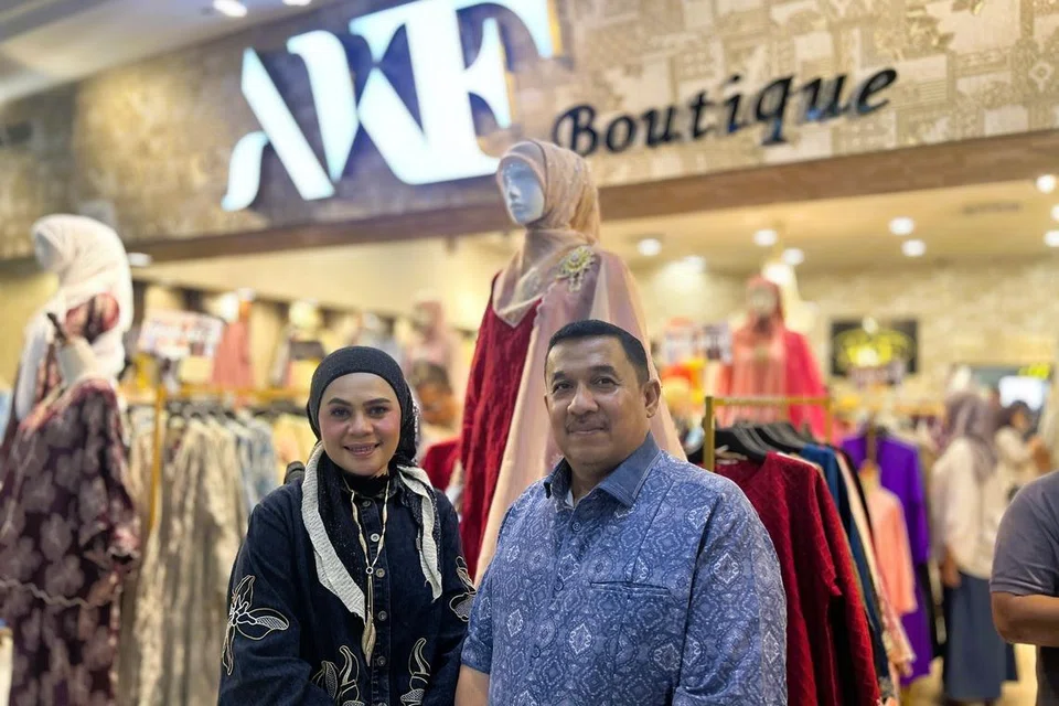 Pengerusi Persatuan Usahawan Angsana Johor Bahru, Encik Mohd Kamaruzaman Ismail bersama isterinya, Cik Norhaini Noordin.