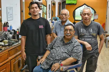 bugs bunny, kedai gunting rambut