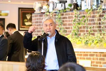 Pengerusi BN yang juga Presiden Umno, Datuk Seri Dr Ahmad Zahid Hamidi, mahu merampas kembali enam kerusi Parlimen yang disandang wakil rakyat Bersatu ketika ini, sekiranya Pilihan Raya Kecil diadakan susulan keputusan Ahli Parlimen (AP) terbabit menyokong Perdana Menteri, Datuk Seri Anwar Ibrahim.  