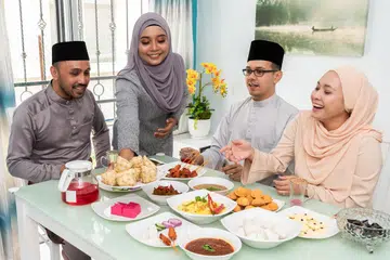 Tradisi berjalan Raya bukan sahaja menjadi budaya masyarakat tempatan, bahkan selari dengan tuntutan Islam dalam membina ukhuwah dan merapatkan hubungan kekeluargaan. 