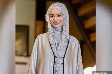 Pelakon Malaysia, Izara Aishah bersyukur diberi peluang bergadingan dengan pelakon mapan seperti Datin Seri Umie Aida dalam drama hit ‘Keluarga Itu’. 